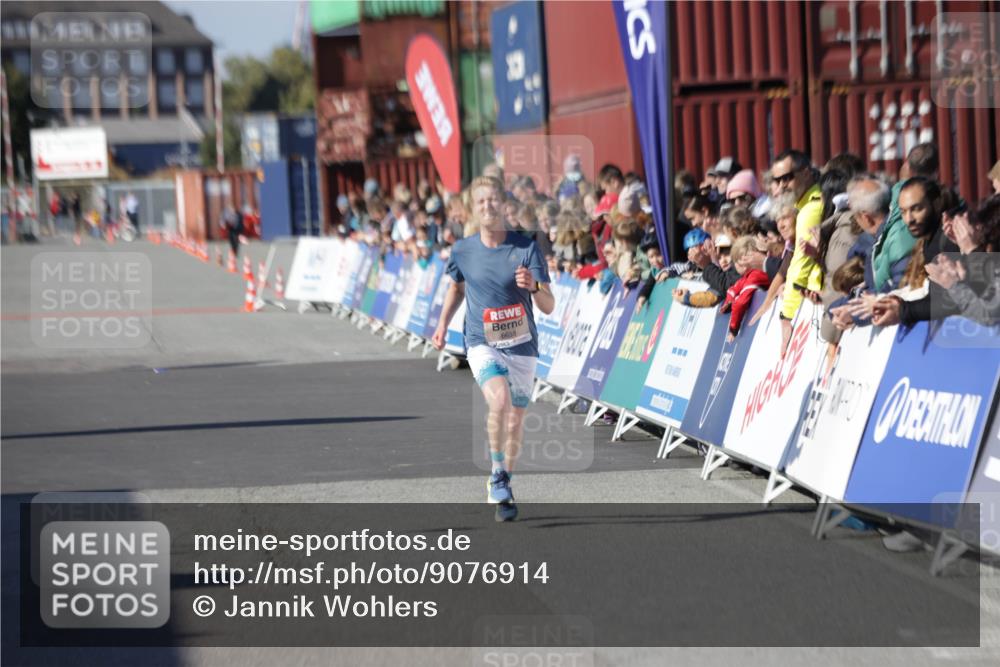 03.10.2025 - Köhlbrandbrückenlauf Jannik Wohlers http://msf.ph/oto/9076914 03.10.2025 12:47:27 Ziel 6638 meine-sportfotos.de