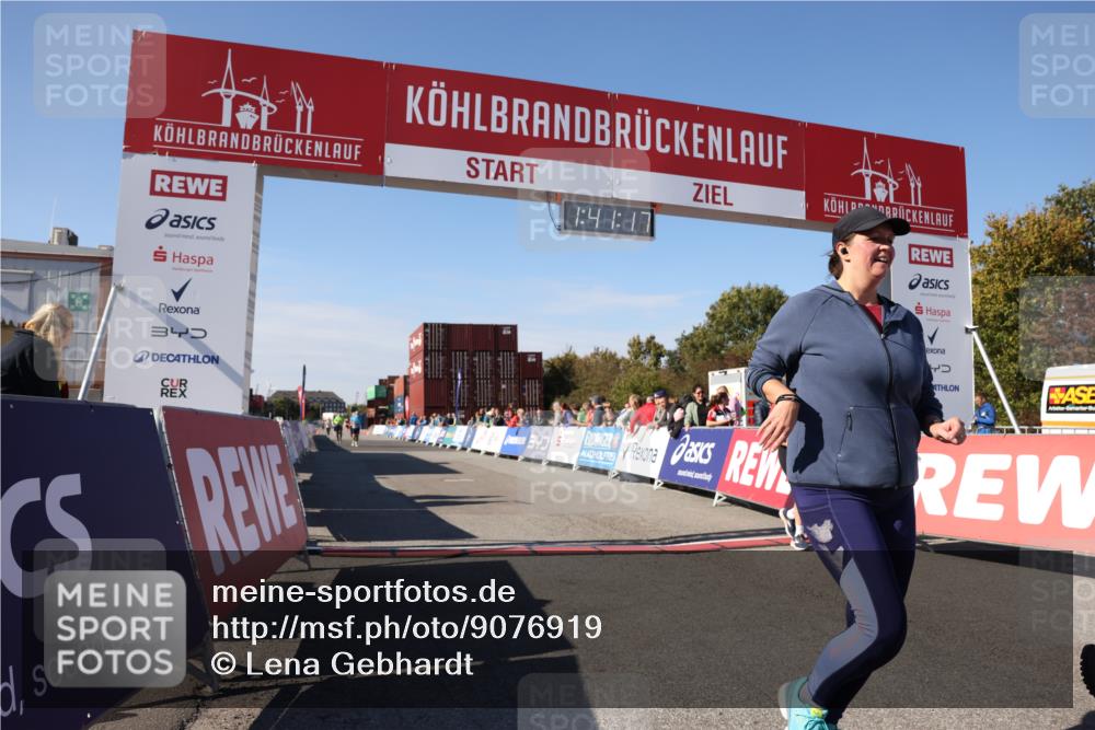 03.10.2025 - Köhlbrandbrückenlauf Lena Gebhardt http://msf.ph/oto/9076919 03.10.2025 13:41:18 Ziel 5116, 5121, 5197, 5421 meine-sportfotos.de