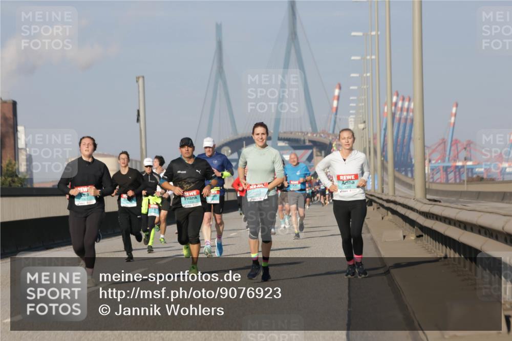 03.10.2025 - Köhlbrandbrückenlauf Jannik Wohlers http://msf.ph/oto/9076923 03.10.2025 09:52:09 Position 3 3797, 1395 meine-sportfotos.de
