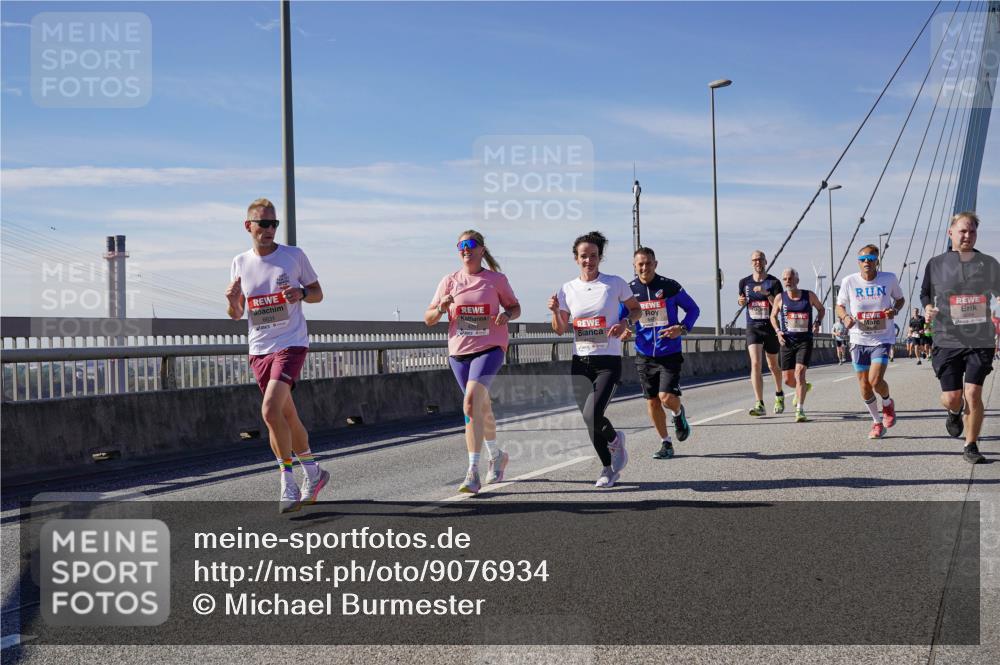 03.10.2025 - Köhlbrandbrückenlauf Michael Burmester http://msf.ph/oto/9076934 03.10.2025 12:41:59 Position 2 6631 meine-sportfotos.de