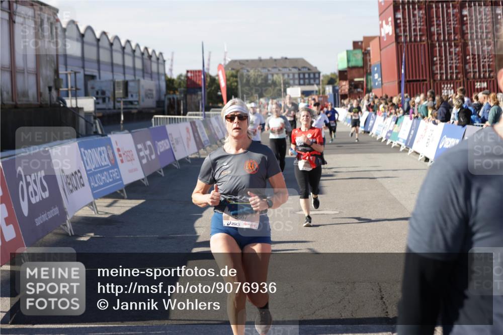 03.10.2025 - Köhlbrandbrückenlauf Jannik Wohlers http://msf.ph/oto/9076936 03.10.2025 13:17:11 Ziel 4242, 4331, 4361, 4404, 4861, 4978, 4982, 5033, 5073, 5087, 5090, 5429, 5479, 5544, 5667, 5943, 6431, 6626 meine-sportfotos.de