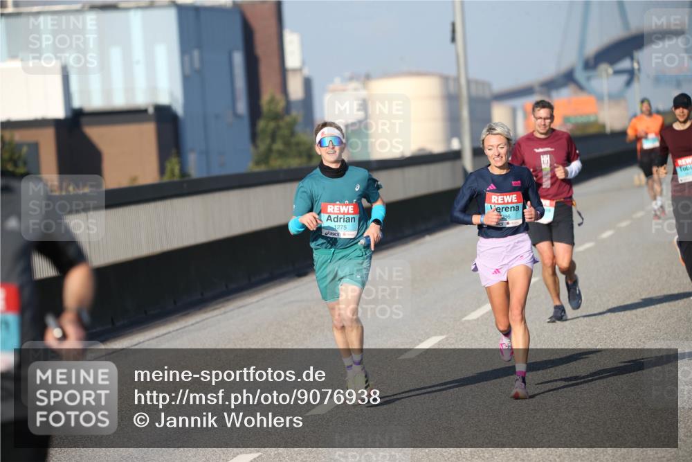 03.10.2025 - Köhlbrandbrückenlauf Jannik Wohlers http://msf.ph/oto/9076938 03.10.2025 09:43:36 Position 3 1275, 086 meine-sportfotos.de