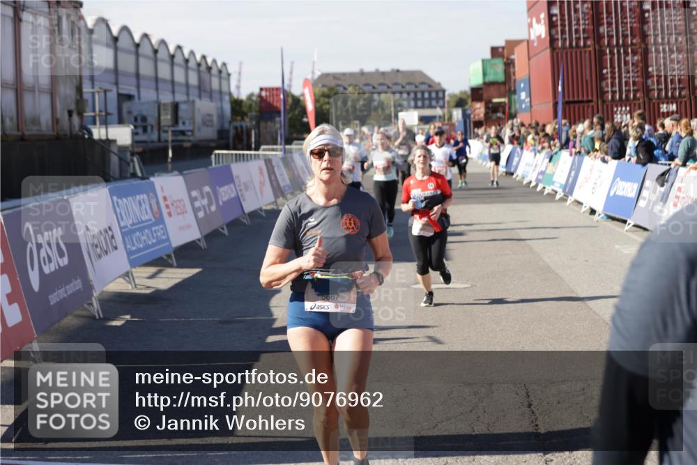 03.10.2025 - Köhlbrandbrückenlauf Jannik Wohlers http://msf.ph/oto/9076962 03.10.2025 13:17:11 Ziel 4242, 4331, 4361, 4404, 4861, 4978, 4982, 5033, 5073, 5087, 5090, 5429, 5479, 5544, 5667, 5943, 6431, 6626 meine-sportfotos.de