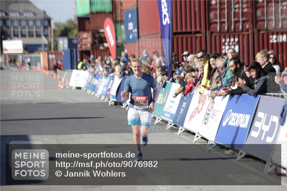 03.10.2025 - Köhlbrandbrückenlauf Jannik Wohlers http://msf.ph/oto/9076982 03.10.2025 12:47:28 Ziel 6638 meine-sportfotos.de