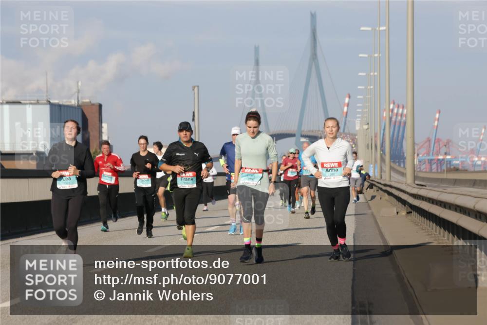 03.10.2025 - Köhlbrandbrückenlauf Jannik Wohlers http://msf.ph/oto/9077001 03.10.2025 09:52:11 Position 3 1301, 3797, 1395 meine-sportfotos.de
