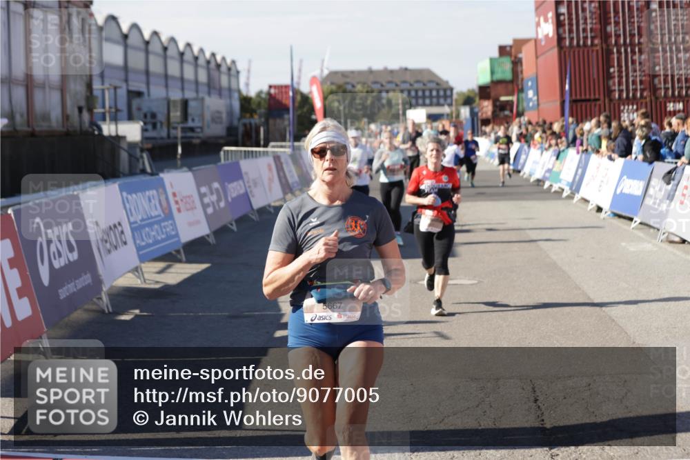 03.10.2025 - Köhlbrandbrückenlauf Jannik Wohlers http://msf.ph/oto/9077005 03.10.2025 13:17:11 Ziel 4242, 4331, 4361, 4404, 4861, 4978, 4982, 5033, 5073, 5087, 5090, 5429, 5479, 5544, 5667, 5943, 6431, 6626 meine-sportfotos.de