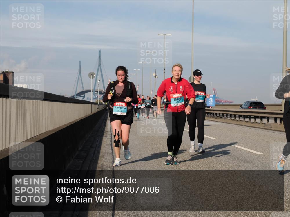 03.10.2025 - Köhlbrandbrückenlauf Fabian Wolf http://msf.ph/oto/9077006 03.10.2025 10:15:38 Position 3 2860, 1837, 2014 meine-sportfotos.de