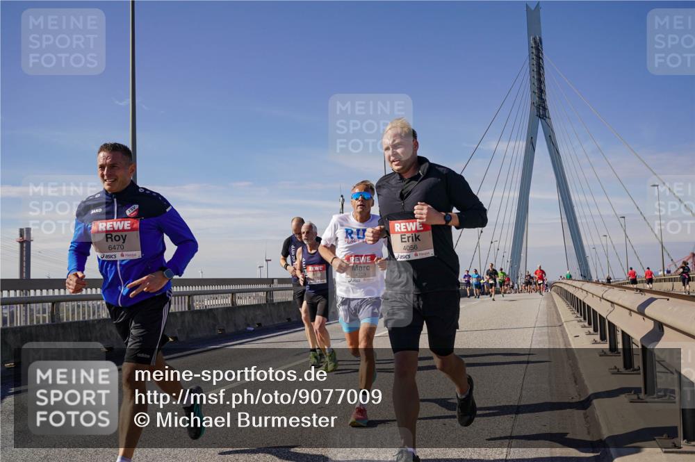 03.10.2025 - Köhlbrandbrückenlauf Michael Burmester http://msf.ph/oto/9077009 03.10.2025 12:42:01 Position 2 6470, 4109, 4056 meine-sportfotos.de