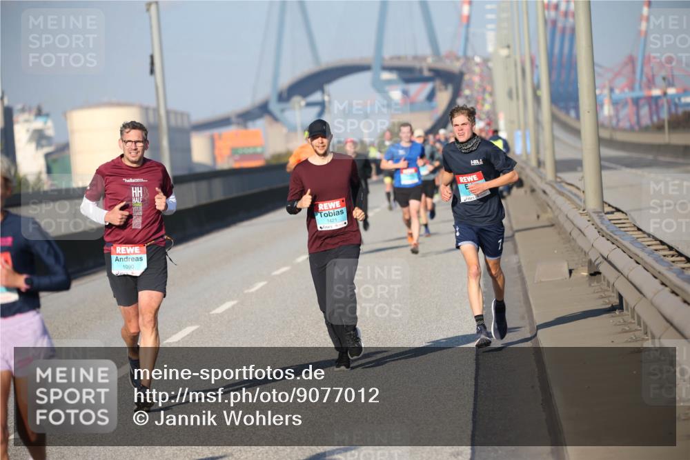 03.10.2025 - Köhlbrandbrückenlauf Jannik Wohlers http://msf.ph/oto/9077012 03.10.2025 09:43:39 Position 3 1090, 1421 meine-sportfotos.de