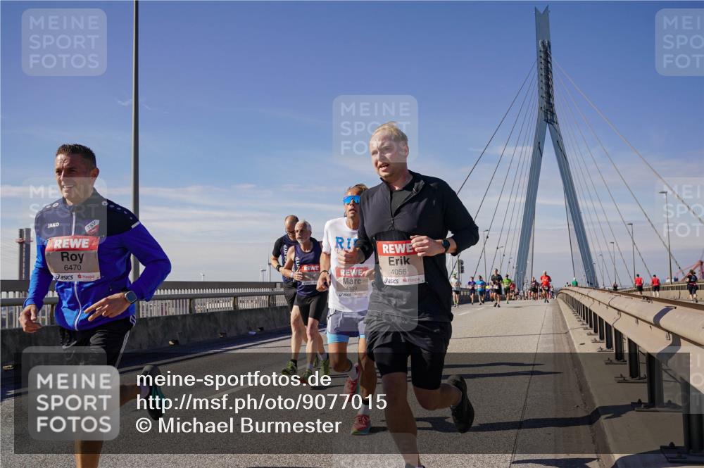 03.10.2025 - Köhlbrandbrückenlauf Michael Burmester http://msf.ph/oto/9077015 03.10.2025 12:42:01 Position 2 6470, 4109, 4056 meine-sportfotos.de