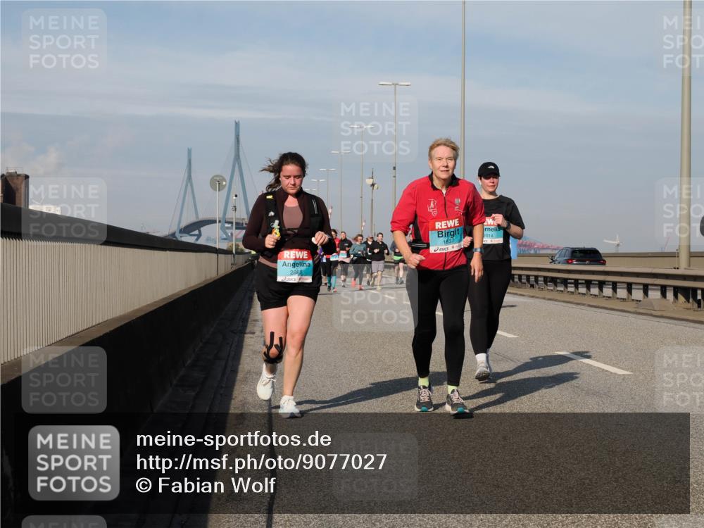 03.10.2025 - Köhlbrandbrückenlauf Fabian Wolf http://msf.ph/oto/9077027 03.10.2025 10:15:38 Position 3 2860, 1837, 2014 meine-sportfotos.de