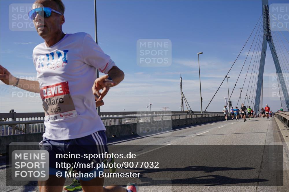 03.10.2025 - Köhlbrandbrückenlauf Michael Burmester http://msf.ph/oto/9077032 03.10.2025 12:42:02 Position 2 4109 meine-sportfotos.de