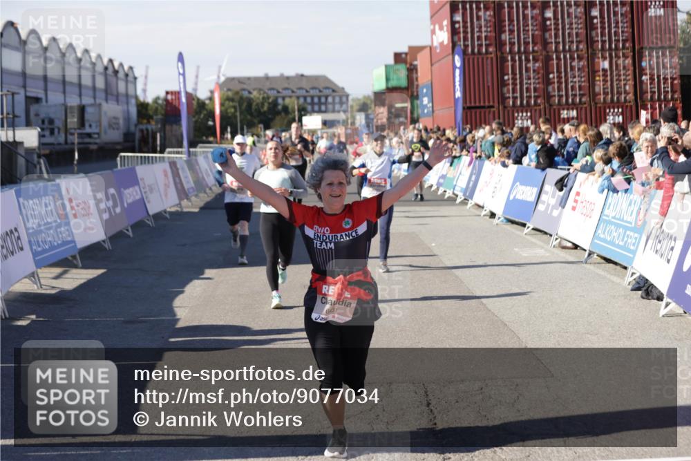 03.10.2025 - Köhlbrandbrückenlauf Jannik Wohlers http://msf.ph/oto/9077034 03.10.2025 13:17:13 Ziel 4242, 4361, 4404, 4982, 5033, 5073, 5087, 5090, 5429, 5479, 5544, 5667, 5943, 6431 meine-sportfotos.de