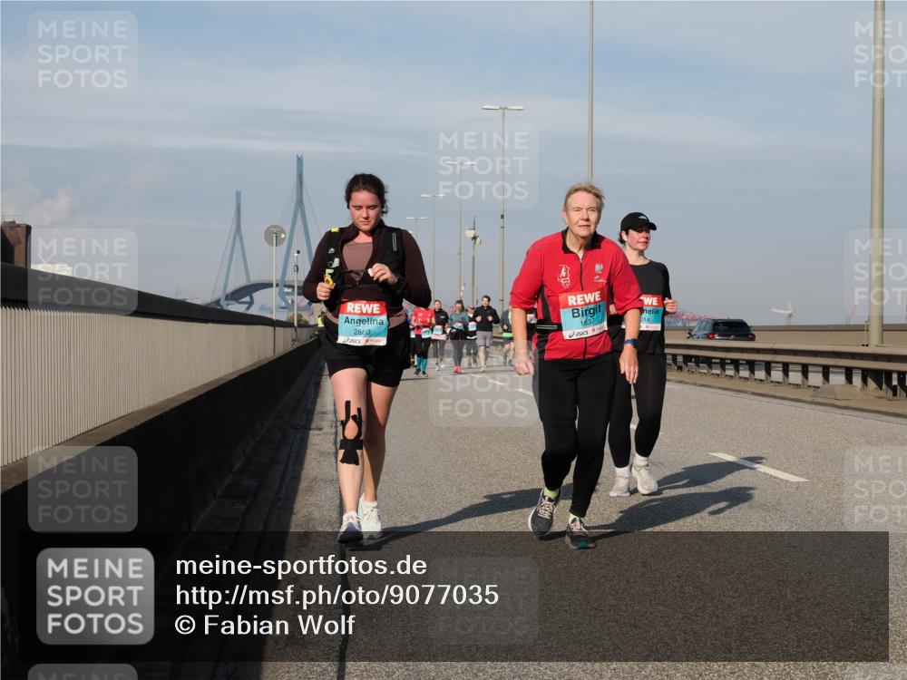 03.10.2025 - Köhlbrandbrückenlauf Fabian Wolf http://msf.ph/oto/9077035 03.10.2025 10:15:38 Position 3 2860, 1837, 014 meine-sportfotos.de