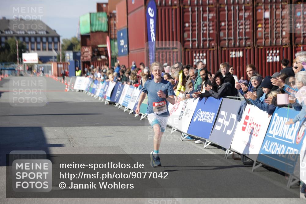 03.10.2025 - Köhlbrandbrückenlauf Jannik Wohlers http://msf.ph/oto/9077042 03.10.2025 12:47:29 Ziel 6638 meine-sportfotos.de