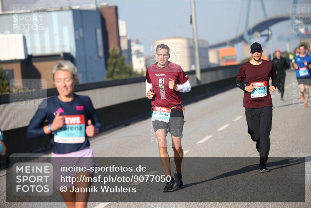 03.10.2025 - Köhlbrandbrückenlauf Jannik Wohlers http://msf.ph/oto/9077050 03.10.2025 09:43:39 Position 3 1090, 1421 meine-sportfotos.de