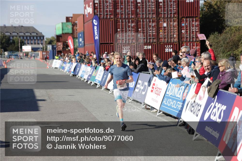 03.10.2025 - Köhlbrandbrückenlauf Jannik Wohlers http://msf.ph/oto/9077060 03.10.2025 12:47:30 Ziel 6638 meine-sportfotos.de