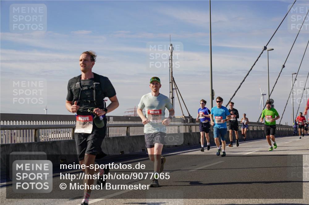 03.10.2025 - Köhlbrandbrückenlauf Michael Burmester http://msf.ph/oto/9077065 03.10.2025 12:42:08 Position 2 5845 meine-sportfotos.de