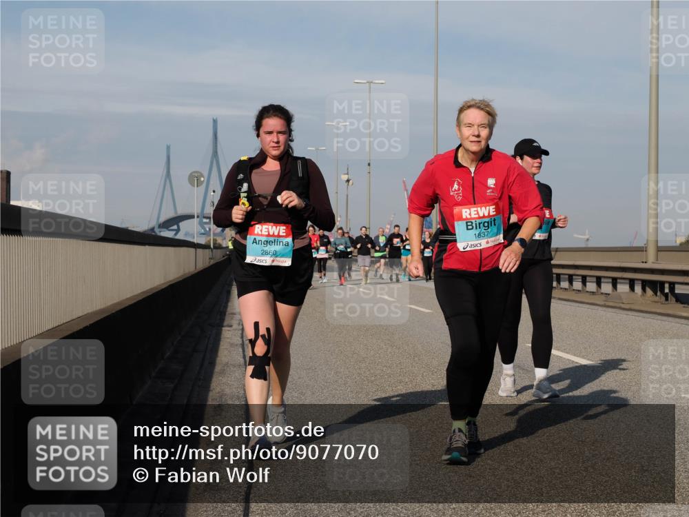 03.10.2025 - Köhlbrandbrückenlauf Fabian Wolf http://msf.ph/oto/9077070 03.10.2025 10:15:39 Position 3 2860, 1837 meine-sportfotos.de