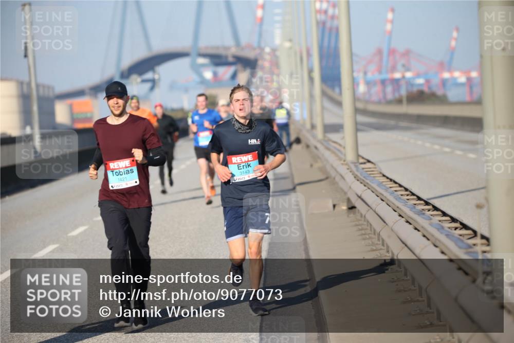 03.10.2025 - Köhlbrandbrückenlauf Jannik Wohlers http://msf.ph/oto/9077073 03.10.2025 09:43:40 Position 3 1421, 3143 meine-sportfotos.de