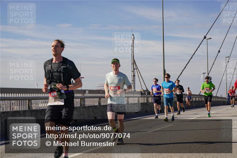03.10.2025 - Köhlbrandbrückenlauf Michael Burmester http://msf.ph/oto/9077074 03.10.2025 12:42:08 Position 2  meine-sportfotos.de
