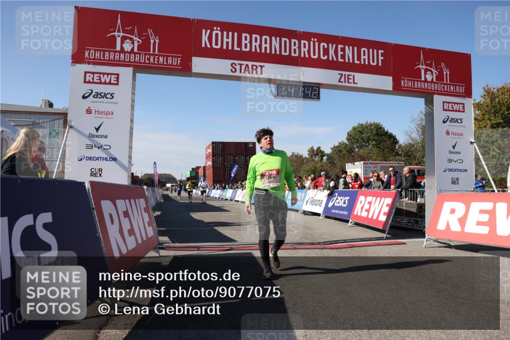 03.10.2025 - Köhlbrandbrückenlauf Lena Gebhardt http://msf.ph/oto/9077075 03.10.2025 13:41:42 Ziel 4894, 5193, 5228, 5230 meine-sportfotos.de