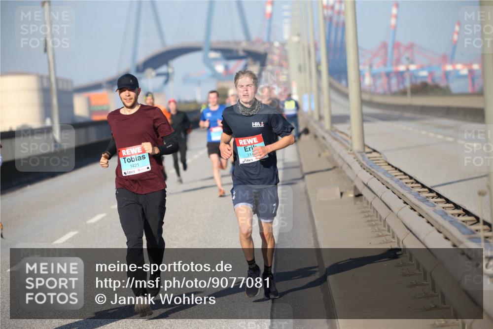 03.10.2025 - Köhlbrandbrückenlauf Jannik Wohlers http://msf.ph/oto/9077081 03.10.2025 09:43:41 Position 3 1421, 31 meine-sportfotos.de