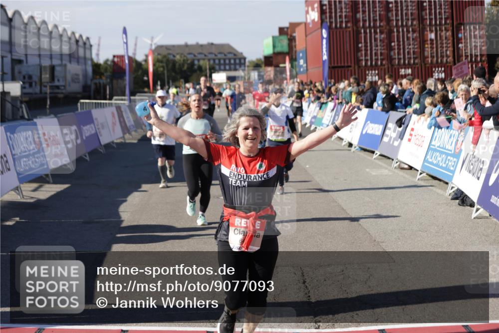 03.10.2025 - Köhlbrandbrückenlauf Jannik Wohlers http://msf.ph/oto/9077093 03.10.2025 13:17:13 Ziel 4242, 4361, 4404, 4982, 5033, 5073, 5087, 5090, 5429, 5479, 5544, 5667, 5943, 6431 meine-sportfotos.de