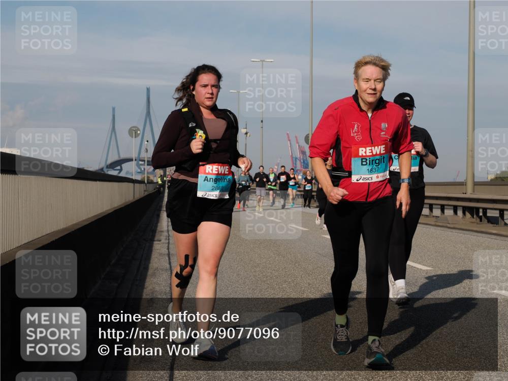 03.10.2025 - Köhlbrandbrückenlauf Fabian Wolf http://msf.ph/oto/9077096 03.10.2025 10:15:39 Position 3 2860, 1837 meine-sportfotos.de