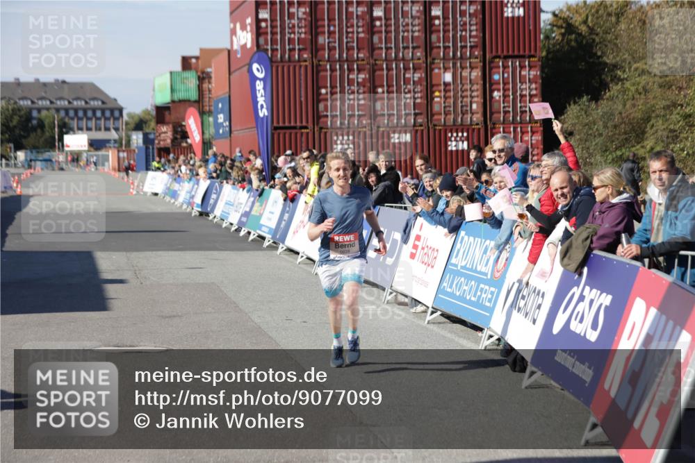 03.10.2025 - Köhlbrandbrückenlauf Jannik Wohlers http://msf.ph/oto/9077099 03.10.2025 12:47:30 Ziel 6638 meine-sportfotos.de