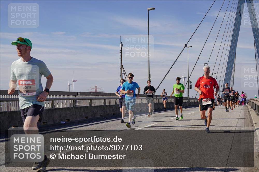 03.10.2025 - Köhlbrandbrückenlauf Michael Burmester http://msf.ph/oto/9077103 03.10.2025 12:42:09 Position 2 5845 meine-sportfotos.de
