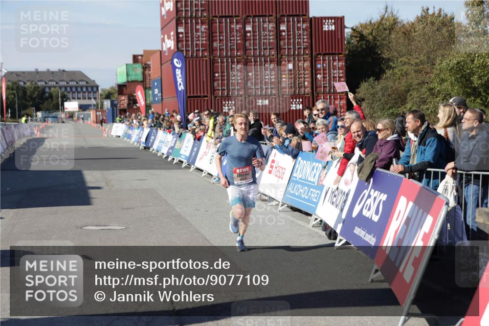 03.10.2025 - Köhlbrandbrückenlauf Jannik Wohlers http://msf.ph/oto/9077109 03.10.2025 12:47:30 Ziel 6638 meine-sportfotos.de