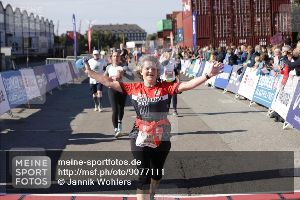 03.10.2025 - Köhlbrandbrückenlauf Jannik Wohlers http://msf.ph/oto/9077111 03.10.2025 13:17:13 Ziel 4242, 4361, 4404, 4982, 5033, 5073, 5087, 5090, 5429, 5479, 5544, 5667, 5943, 6431 meine-sportfotos.de