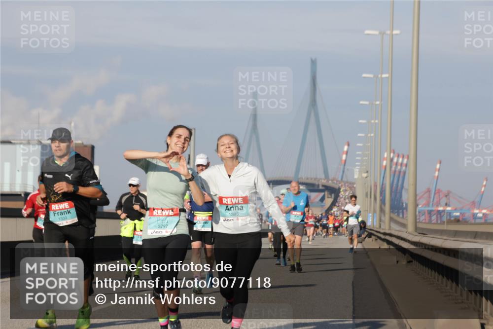 03.10.2025 - Köhlbrandbrückenlauf Jannik Wohlers http://msf.ph/oto/9077118 03.10.2025 09:52:13 Position 3 1333, 1395, 3797 meine-sportfotos.de
