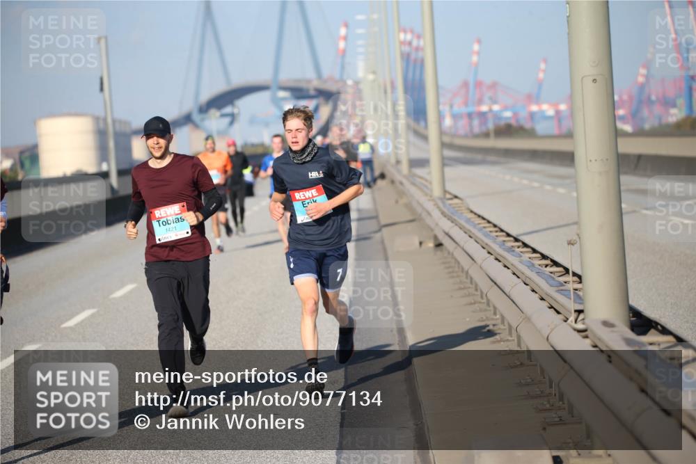 03.10.2025 - Köhlbrandbrückenlauf Jannik Wohlers http://msf.ph/oto/9077134 03.10.2025 09:43:41 Position 3 1421, 1 meine-sportfotos.de