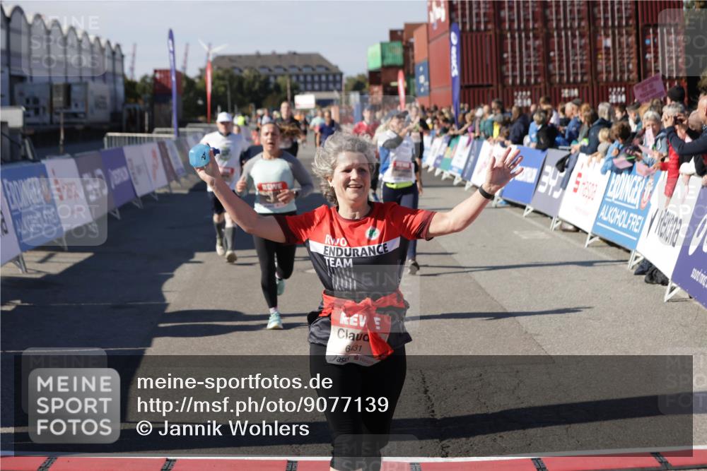 03.10.2025 - Köhlbrandbrückenlauf Jannik Wohlers http://msf.ph/oto/9077139 03.10.2025 13:17:14 Ziel 4242, 4361, 4404, 4982, 4988, 5033, 5073, 5087, 5090, 5429, 5479, 5544, 5638, 5642, 5667, 5890, 5943, 6431 meine-sportfotos.de