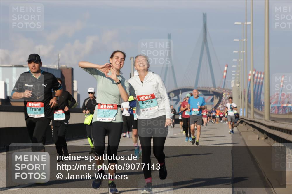 03.10.2025 - Köhlbrandbrückenlauf Jannik Wohlers http://msf.ph/oto/9077143 03.10.2025 09:52:13 Position 3 1333, 3797, 1395 meine-sportfotos.de