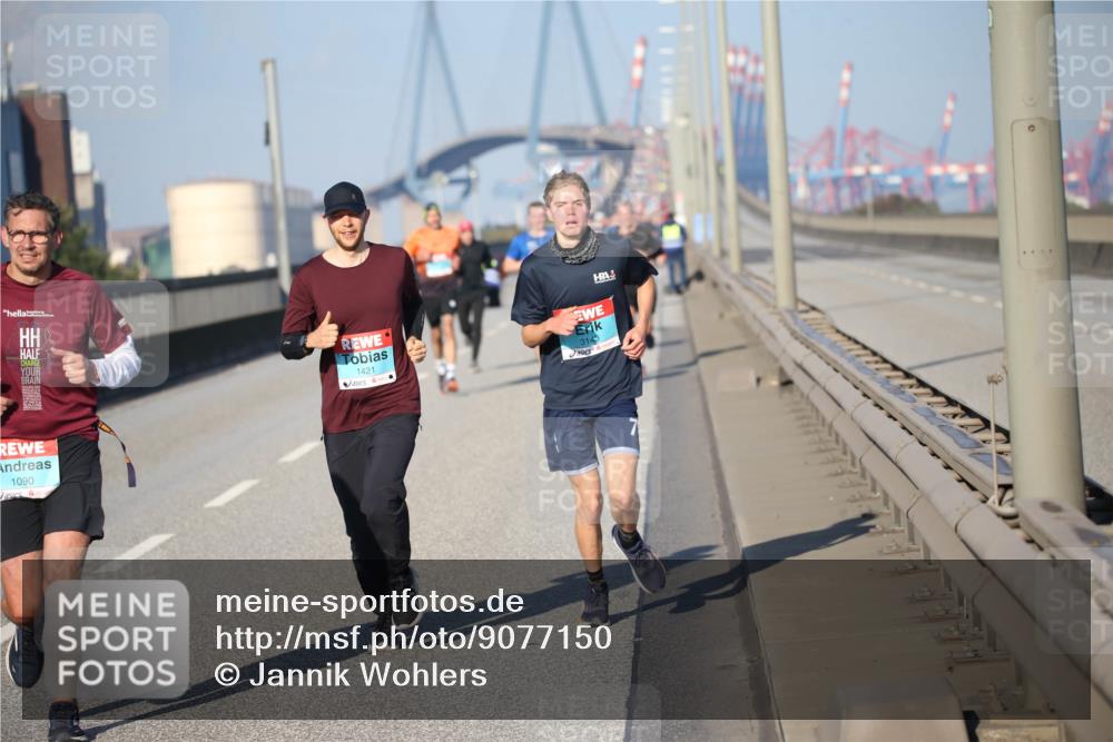 03.10.2025 - Köhlbrandbrückenlauf Jannik Wohlers http://msf.ph/oto/9077150 03.10.2025 09:43:41 Position 3 1421, 3143, 1090 meine-sportfotos.de