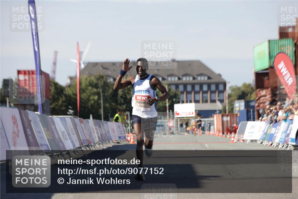 03.10.2025 - Köhlbrandbrückenlauf Jannik Wohlers http://msf.ph/oto/9077152 03.10.2025 12:48:26 Ziel 6359 meine-sportfotos.de