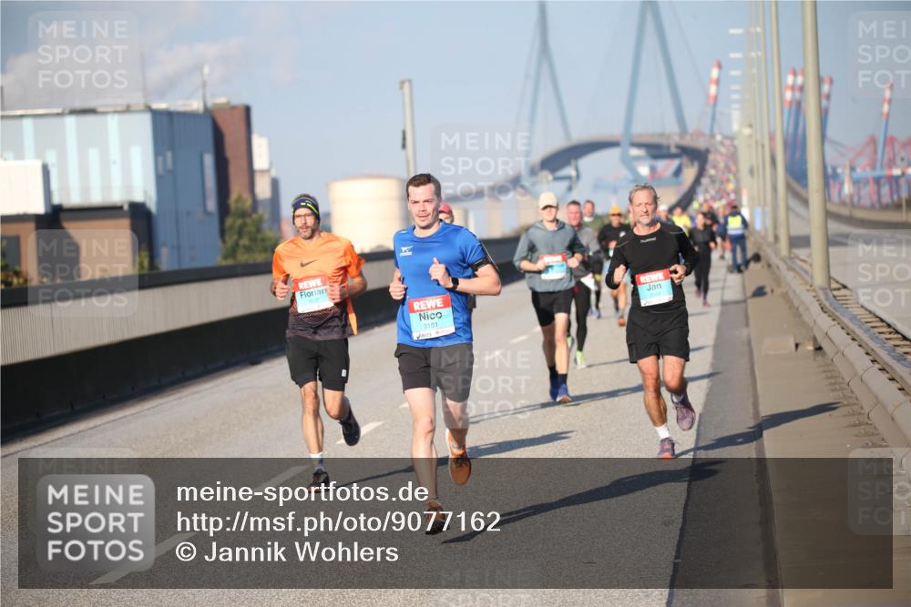 03.10.2025 - Köhlbrandbrückenlauf Jannik Wohlers http://msf.ph/oto/9077162 03.10.2025 09:43:48 Position 3 1101, 3181 meine-sportfotos.de