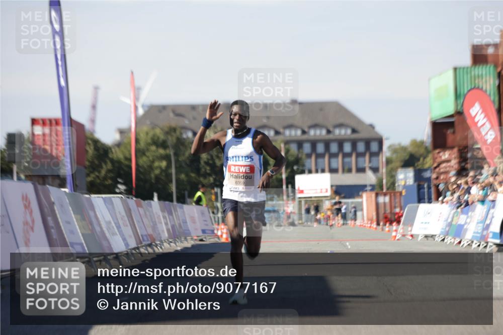 03.10.2025 - Köhlbrandbrückenlauf Jannik Wohlers http://msf.ph/oto/9077167 03.10.2025 12:48:26 Ziel 6359 meine-sportfotos.de