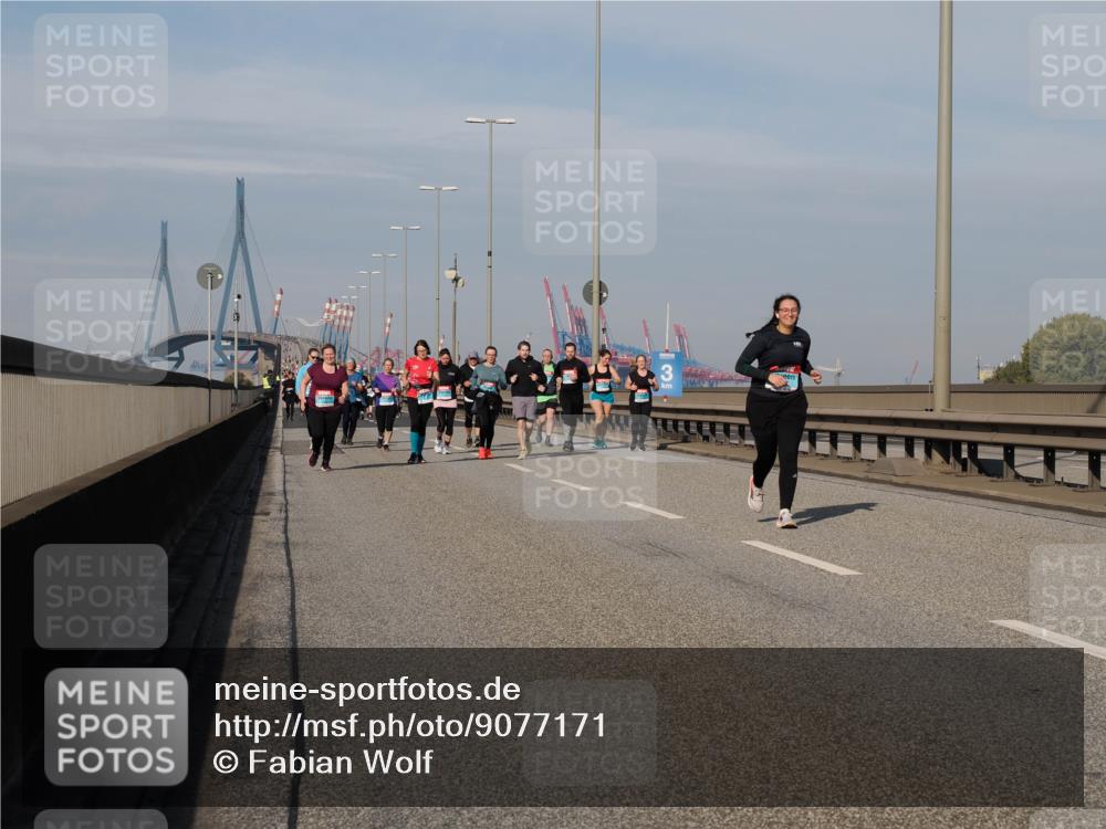 03.10.2025 - Köhlbrandbrückenlauf Fabian Wolf http://msf.ph/oto/9077171 03.10.2025 10:15:42 Position 3 3 meine-sportfotos.de