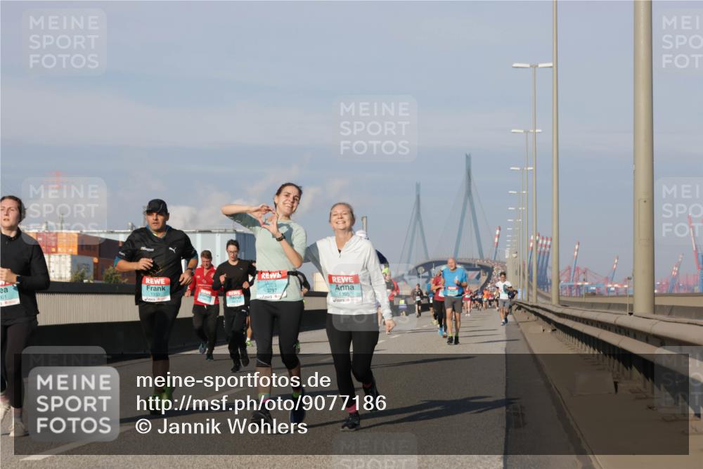 03.10.2025 - Köhlbrandbrückenlauf Jannik Wohlers http://msf.ph/oto/9077186 03.10.2025 09:52:14 Position 3 1333, 301, 3797, 1395 meine-sportfotos.de