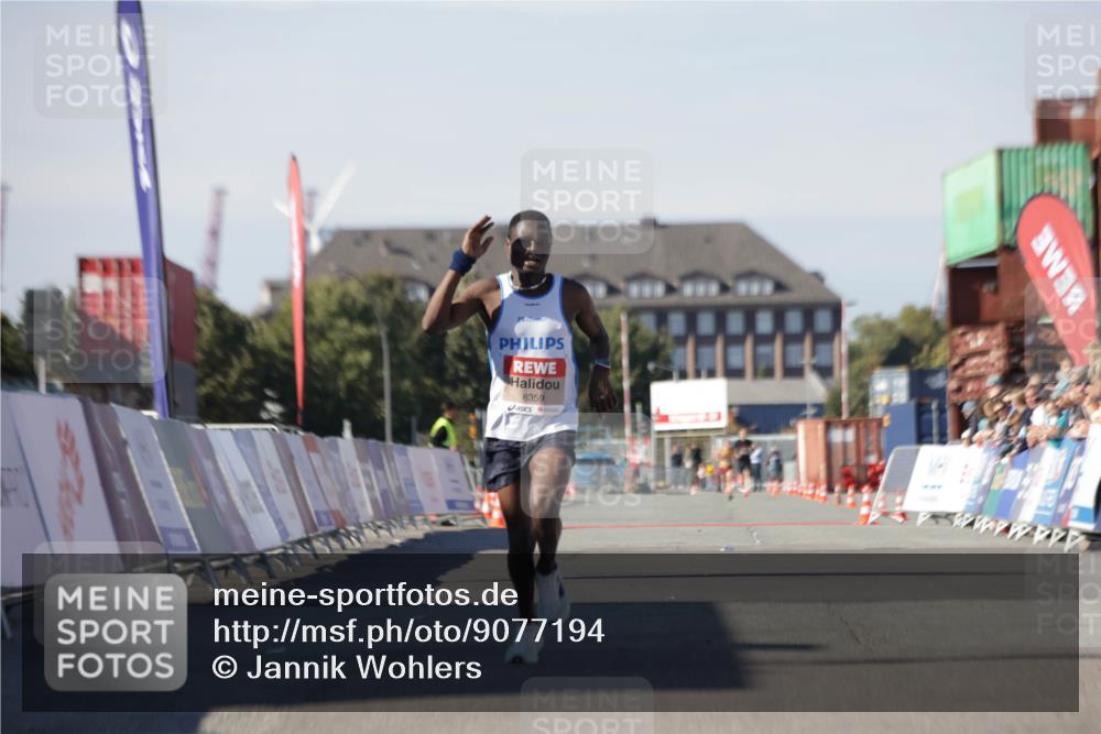 03.10.2025 - Köhlbrandbrückenlauf Jannik Wohlers http://msf.ph/oto/9077194 03.10.2025 12:48:26 Ziel 6359 meine-sportfotos.de
