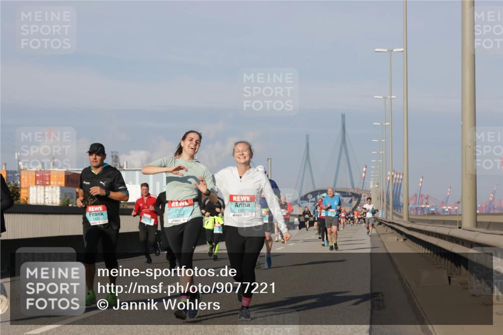 03.10.2025 - Köhlbrandbrückenlauf Jannik Wohlers http://msf.ph/oto/9077221 03.10.2025 09:52:15 Position 3 1333, 3797, 1395 meine-sportfotos.de