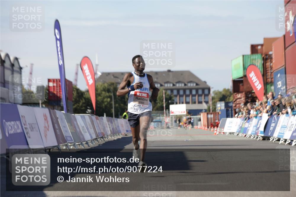 03.10.2025 - Köhlbrandbrückenlauf Jannik Wohlers http://msf.ph/oto/9077224 03.10.2025 12:48:26 Ziel 6359 meine-sportfotos.de