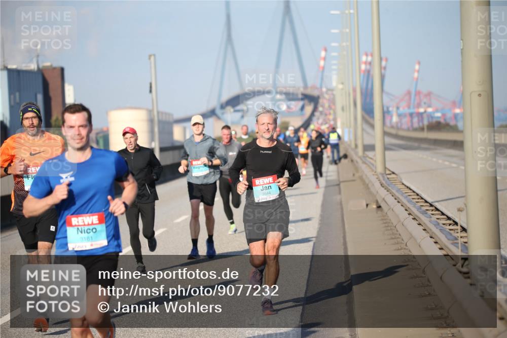 03.10.2025 - Köhlbrandbrückenlauf Jannik Wohlers http://msf.ph/oto/9077232 03.10.2025 09:43:50 Position 3 3181, 3544 meine-sportfotos.de