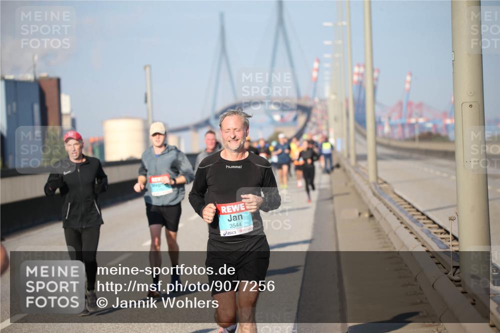 03.10.2025 - Köhlbrandbrückenlauf Jannik Wohlers http://msf.ph/oto/9077256 03.10.2025 09:43:51 Position 3 3544 meine-sportfotos.de