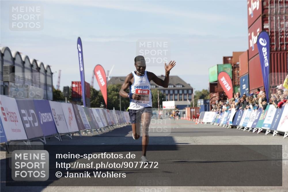 03.10.2025 - Köhlbrandbrückenlauf Jannik Wohlers http://msf.ph/oto/9077272 03.10.2025 12:48:27 Ziel 6359 meine-sportfotos.de
