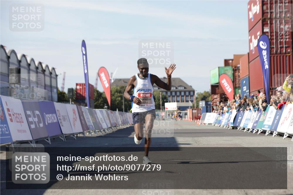 03.10.2025 - Köhlbrandbrückenlauf Jannik Wohlers http://msf.ph/oto/9077279 03.10.2025 12:48:27 Ziel 6359 meine-sportfotos.de